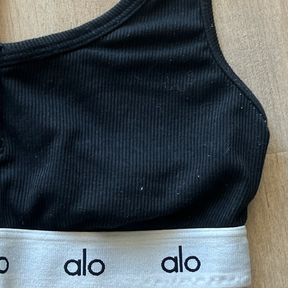 Alo Ribbed Bra - Picture 2 of 4